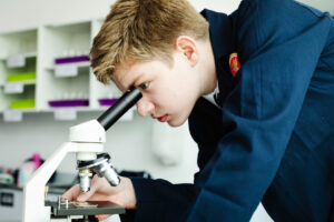 Optimized by JPEGmini 3.14.12.71901706 0x27fa67ae British_School_Doha-Curious